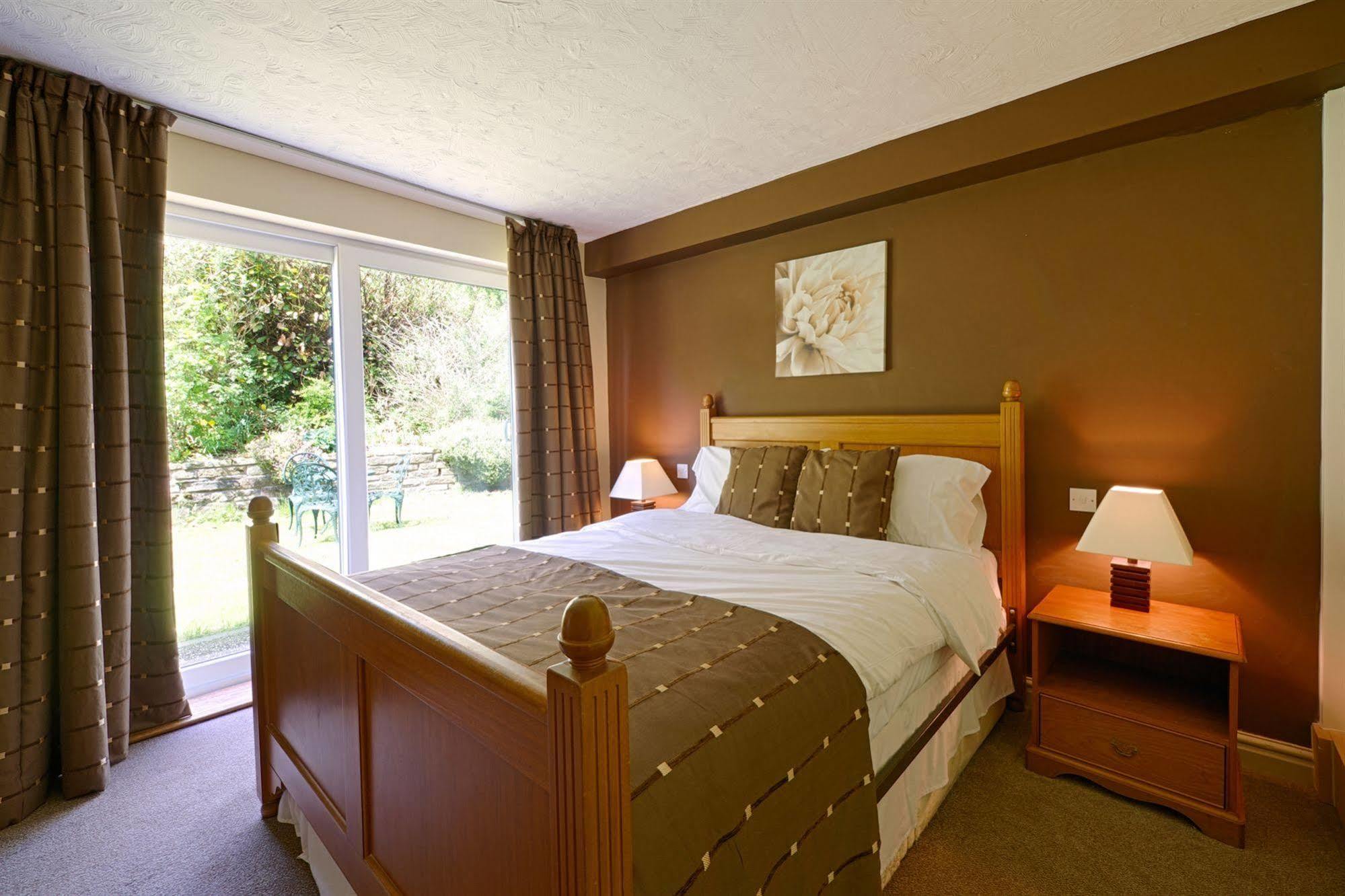 Clough Manor Hotel Denshaw Bagian luar foto