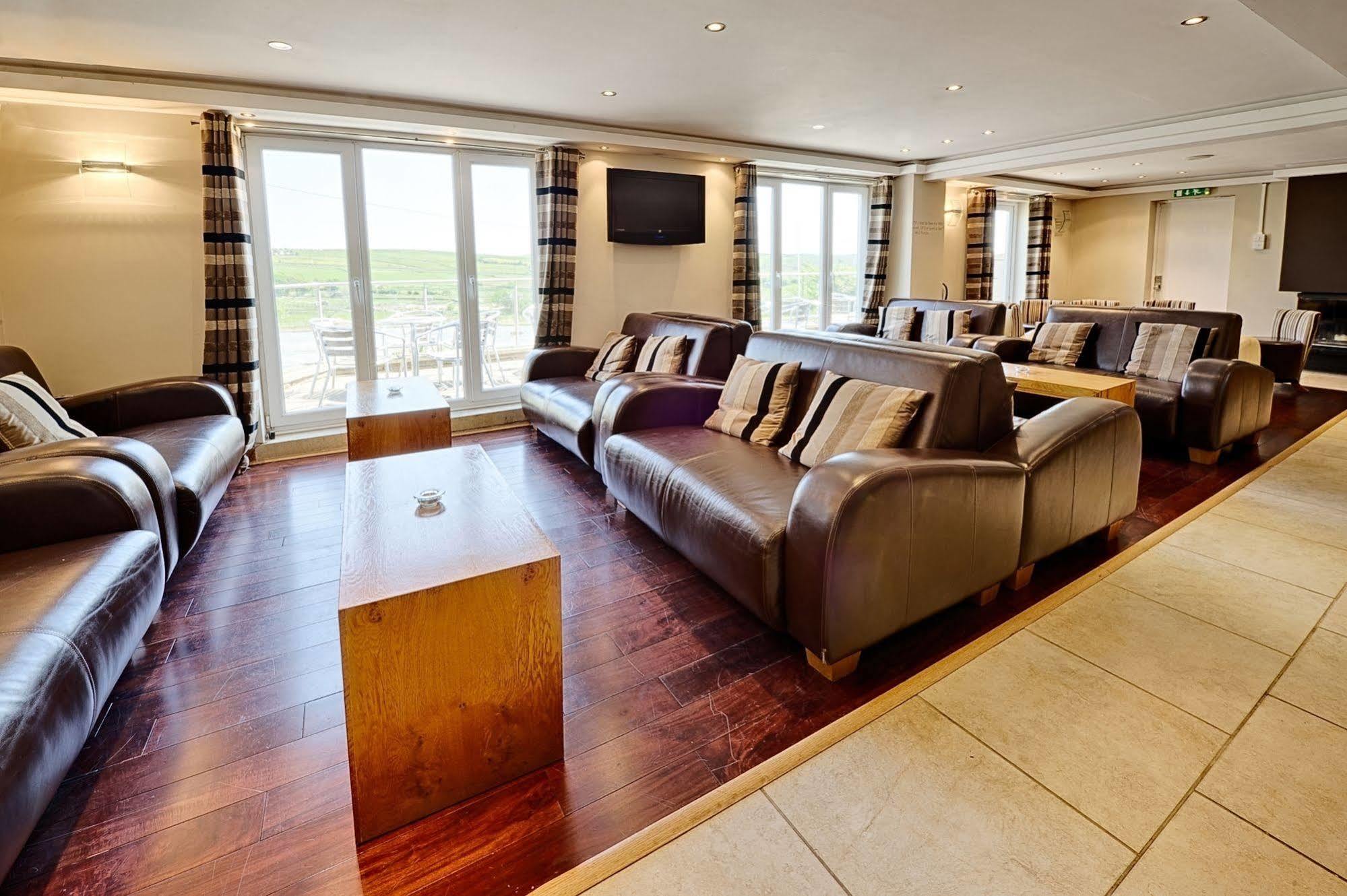 Clough Manor Hotel Denshaw Bagian luar foto